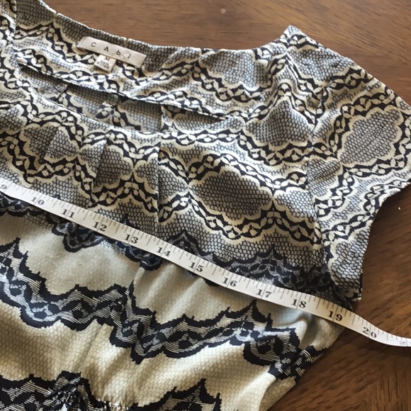 CABI SILK Cap Sleeve top Medium - Picture 3 of 8